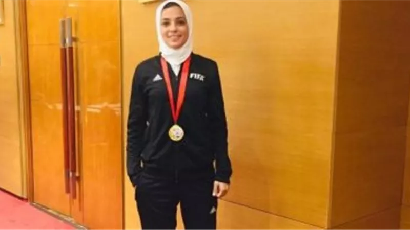 عنصر نسائي ضمن طاقم تحكيم مباراة بيراميدز والنجوم