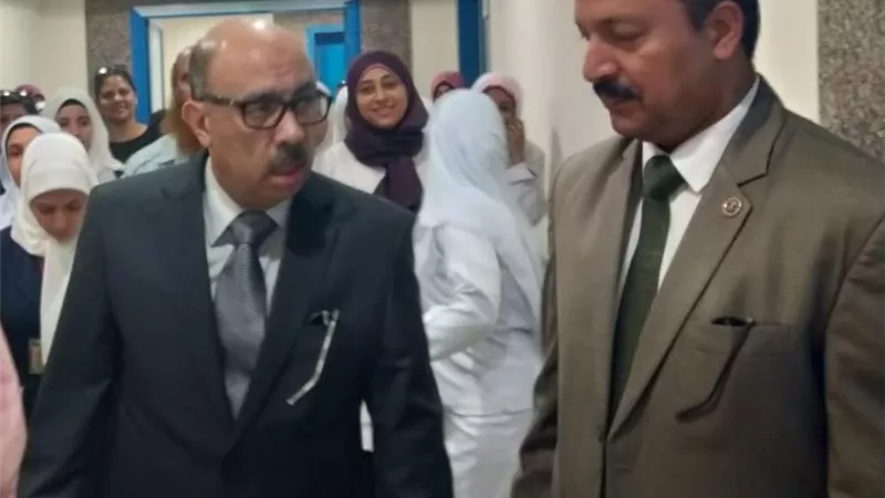وكيل وزارة الصحة بأسيوط يفاجئ وحدة اورام الثدي للتأكد من استمرار تقديم