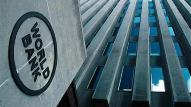 البنك الدولي يحث دول الخليج العربية على تنويع اقتصاداتها لتقليل الاعتماد على إيرادات النفط والغاز