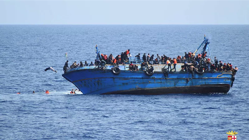 انتشال 57 جثة وإنقاذ 74 آخرين بعد غرق قارب للمهاجرين فى شواطئ موريتانيا