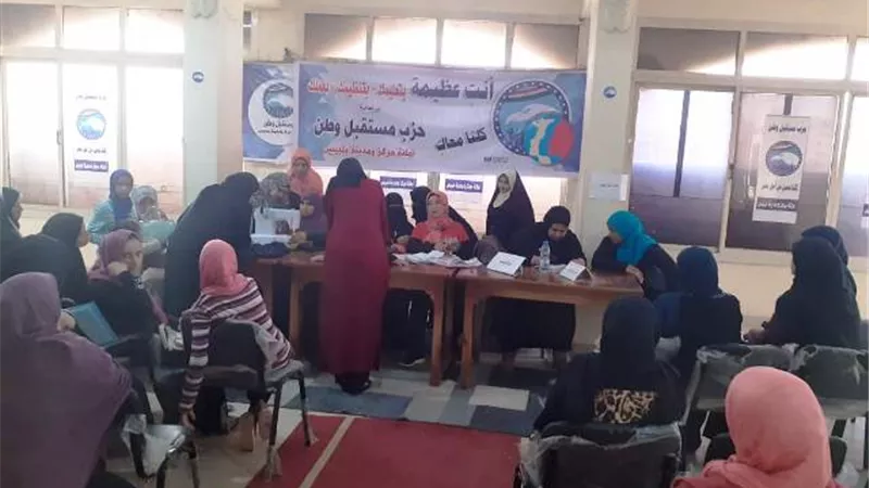 انت عظيمة بعملك.. مبادرة تكريم المرأة المعيلة ببلبيس اليوم.. بالصور