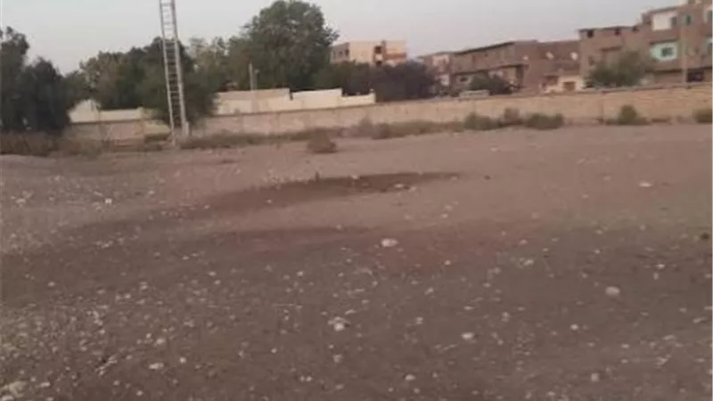 مركز شباب الضبعية ..سور متهالك وملعب ترابى