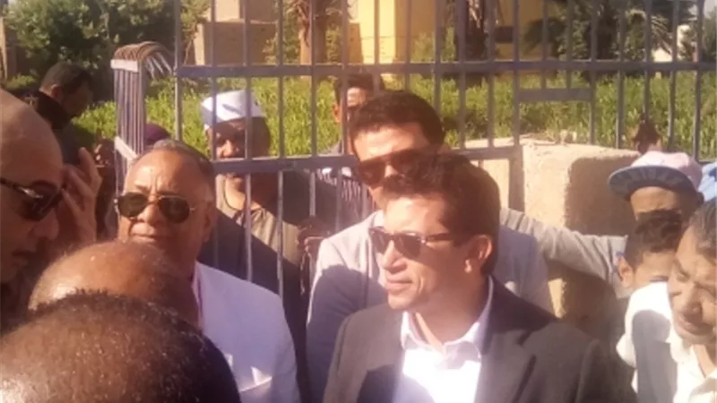 20 الف جنيه من وزير الشباب لمركز شباب الحسينات بالاقصر