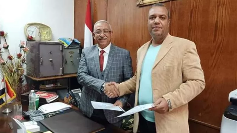 إحلال وتجديد ٢٣٠٠ متر اسبستوس بمدن وأحياء الوادى الجديد