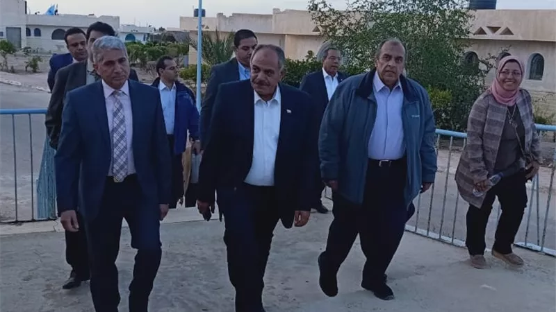 وزير الزراعة يتفقد مركز التنمية المستدامة لموارد مطروح