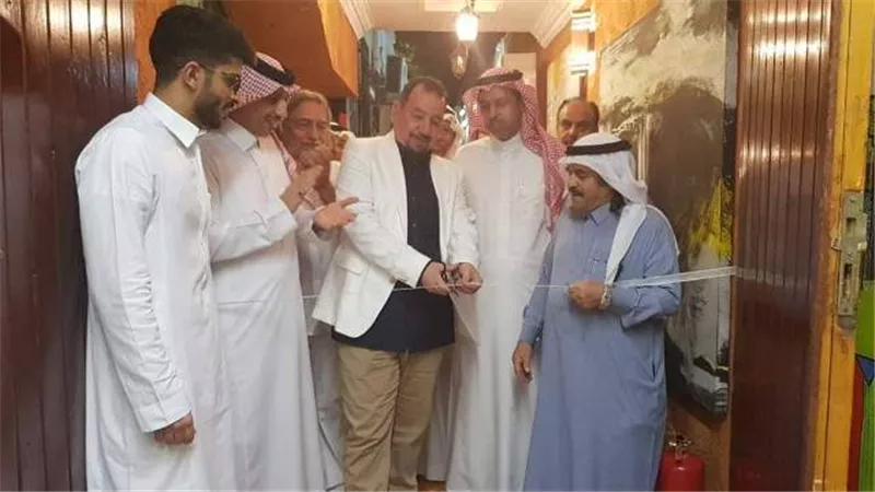 هشام قنديل يفتتح مرسم الفنان السعودي عبدالله حماس في جدة