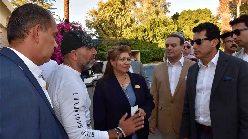 وزير الشباب بحث مع فريق hawks تنشيط السياحة بالدراجات النارية