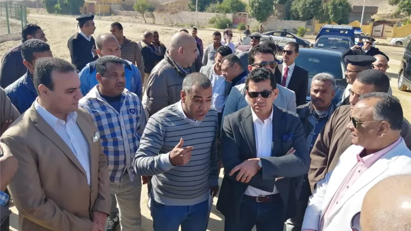وزير الشباب والرياضة يتفقد المنشآت الرياضية بالطود جنوب الأقصر