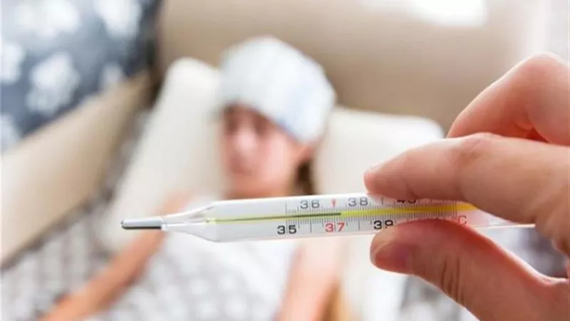 احذرى كمادات الخل تضاعف حالة طفلك... الأماكن والطرق الصحيحة لكمادات خفض الحرارة