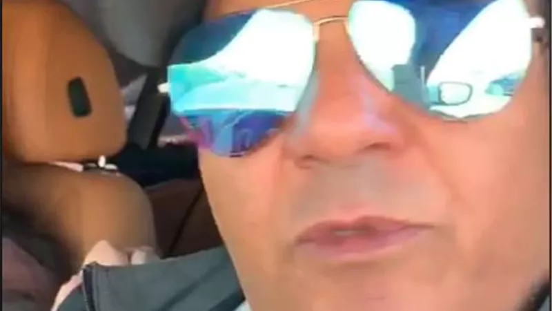 محمد فؤاد يرد على منتقدى مرضه فى فيديو جديد