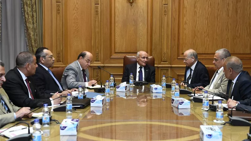 العصار يشهد توقيع عقد اتفاق لتأسيس شركة لتحلية ومعالجة المياه