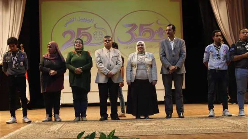 جامعة القناة تحتفل بختام الدورة الكشفية للجوالة ..صور