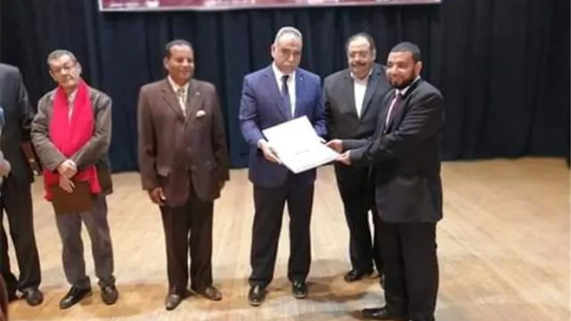 المؤتمر الأدبى بأسيوط يرفض التطبيع وينصر أبطال غزة..صور