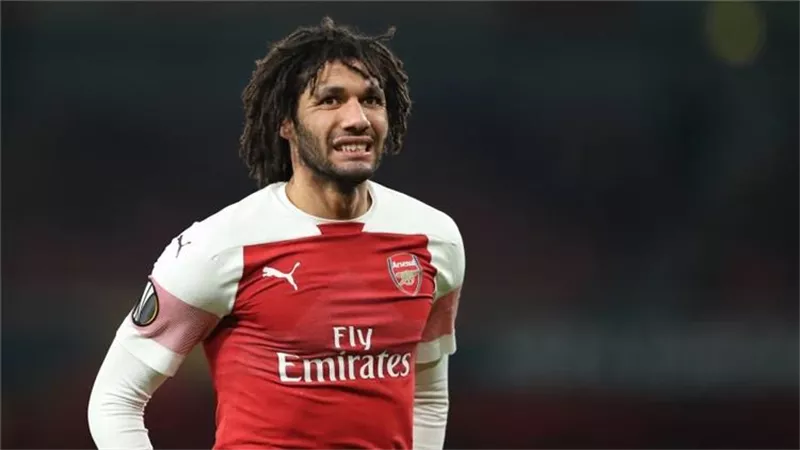 الاهلى يخطاب بشكتاش التركى بشأن محمد الننى