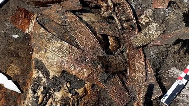 شاهد بالصور العثور على جثمان محاربة كما هو من 2400 عام