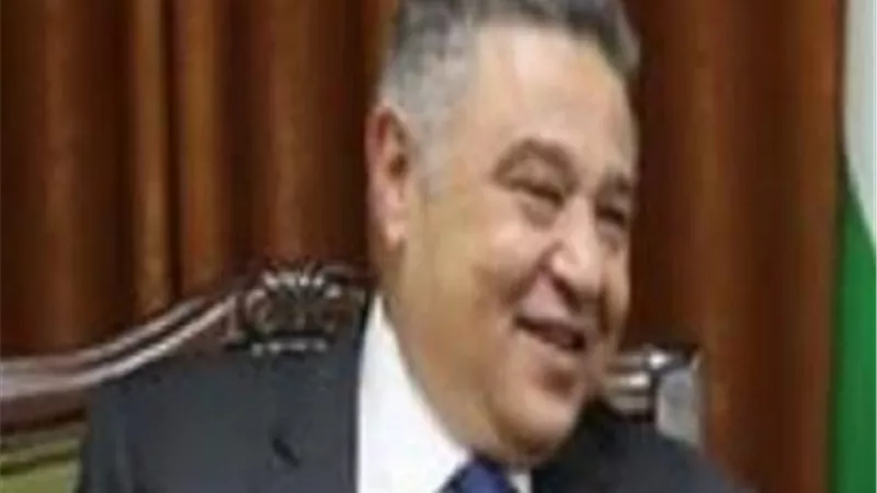 الكلب وصفعة القلم أطاحا برئيس حى شمال الغردقة