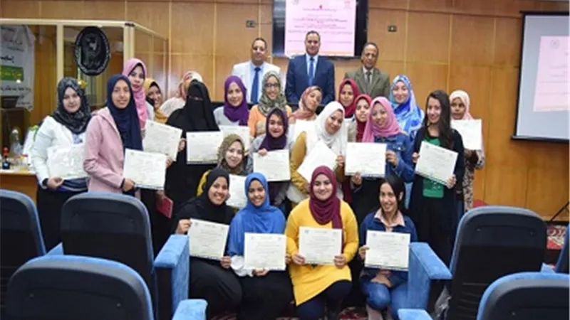جامعة سوهاج تكرم ٢١ طالب لاجتيازهم تدريب ريادة الأعمال للمشروعات الزراعية