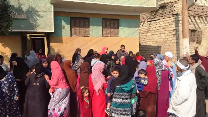 انطلاق المرحلة الثانية من حملة طرق الأبواب ببنى سويف.. بالصور