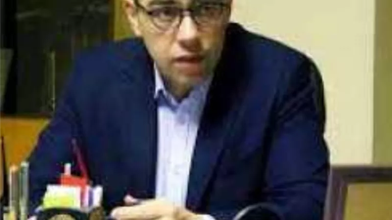 النائب محمد فؤاد يطالب بمحاسبة المسئولين بشركة المشروعات