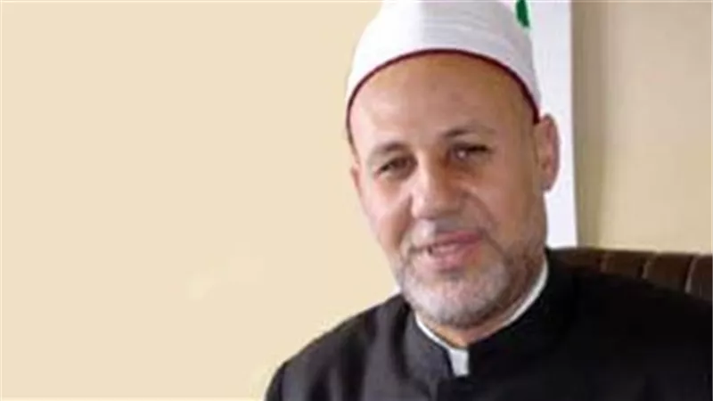 ما حكم ظهور المرأة بـ