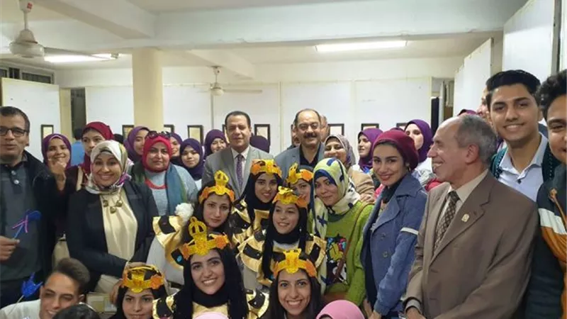 جامعة أسيوط تنظم معرضاً فنياً بعنوان ملامح فرعونية فى كلية التربية النوعية بالصور