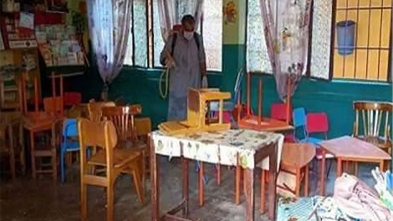 حملة لتطهير فصول الطلبة بمدرسة دجوي الإبتدائية بعد وفاه طفلة