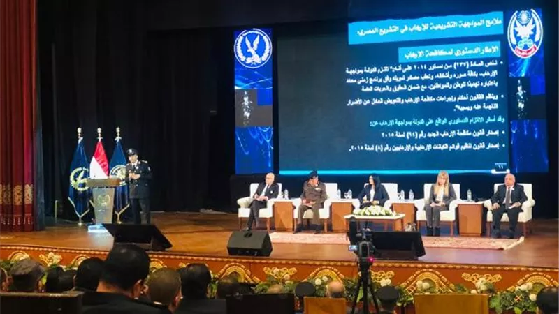 جامعة بنها تشارك فى ندوة مخططات إسقاط الدول من الداخل وكيفية مواجهتها بأكاديمية الشرطة