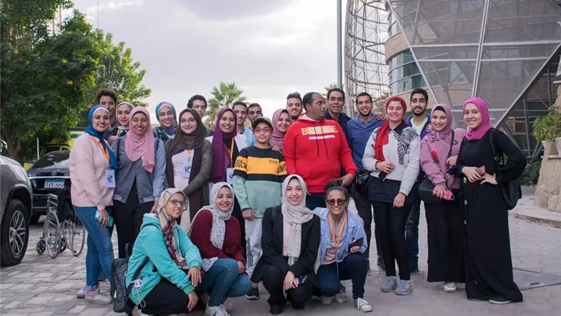 طلاب ألسن عين شمس في زيارة لمستشفى ٥٧٣٥٧