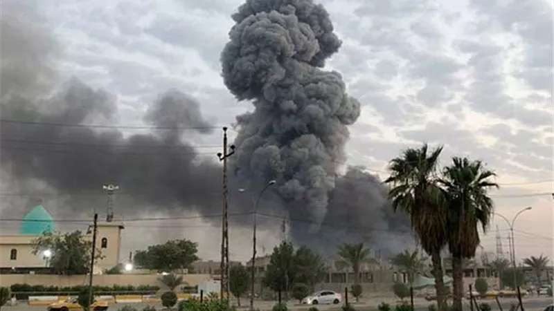 سقوط أربعة صواريخ على قاعدة عسكرية قريبة من مطار بغداد