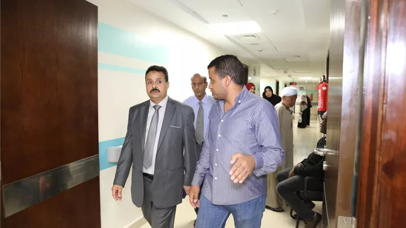 وكيل وزارة التنظيم والإدارة بالأقصر يزور مستشفى شفاء الأورمان لعلاج الأورام