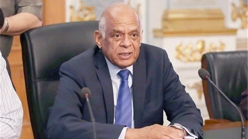 عبد العال يحيل عددا من الاتفاقيات الى اللجان المختصة