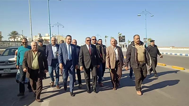 محافظ مطروح يتفقد إستعدادات إحتفالات العيد القومى بالكورنيش ووادى ماجد