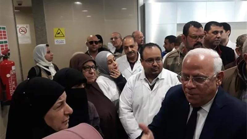 محافظ بورسعيد يتفقد مستشفى السلام