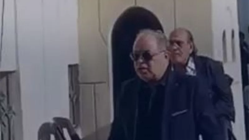 نقيب الممثلين اول الحضور فى جنازة المخرج سمير سيف
