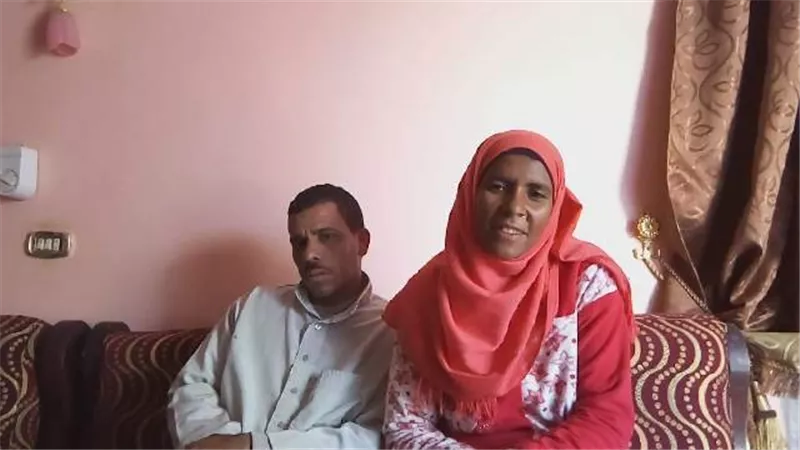 قمة الوجع مآساة حقيقية لسنوات من الحرمان تعيشها أسرة فقيرة لم ترزق بأطفال بالوادى الجديد