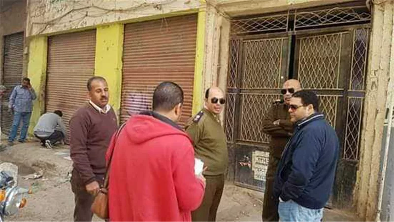غلق 10محلات بدون ترخيص وإزالة مباني مخالفة بسوهاج.