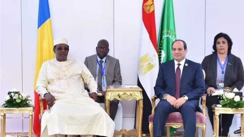 السيسي يستقبل نظيره التشادي على هامش منتدى اسوان والاخير يشيد بمبادرة علاج مليون افريقي من فيروس سي