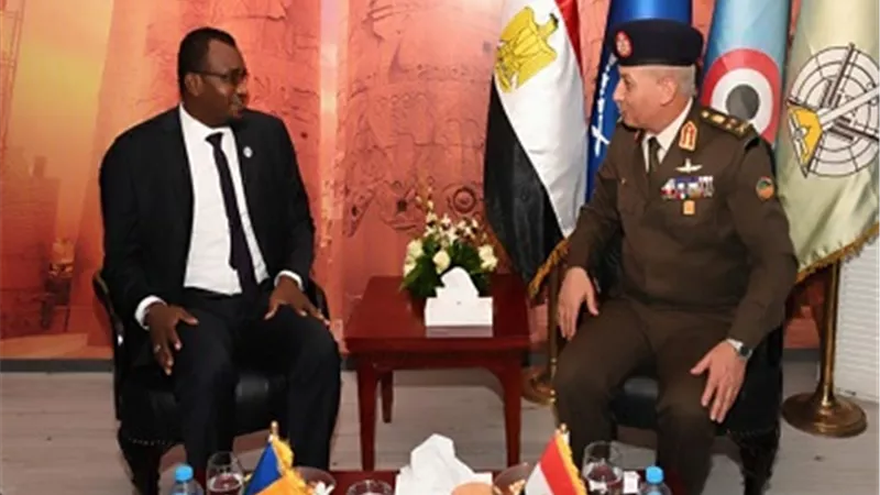 الفريق أول محمد زكى يلتقى وزير الدفاع والأمن بجمهورية تشاد ونائب وزير الدفاع الفرنسى