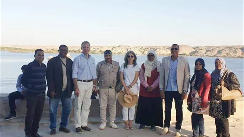 السفير الأمريكى من معبد فيلة يؤكد اعجابه بالحضارة المصرية القديمة