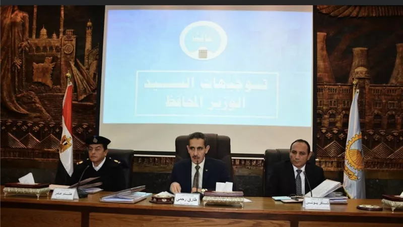 رحمى .. يشدد على حسن إستقبال المواطنين وتلبيه إحتياجاتهم