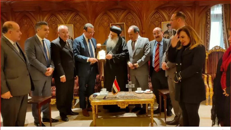 على هامش زيارته للغربية... قيادات حزب الحرية يكرم الانبا بولا صليب
