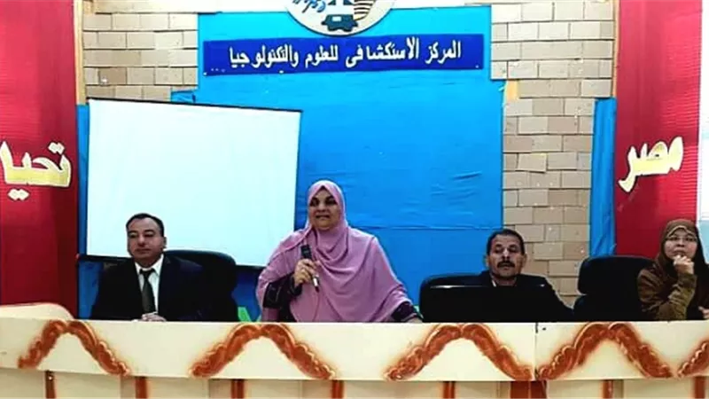التعليم والصحة يناقشان الأمراض المعدية بمدارس الوادى الجديد.صور