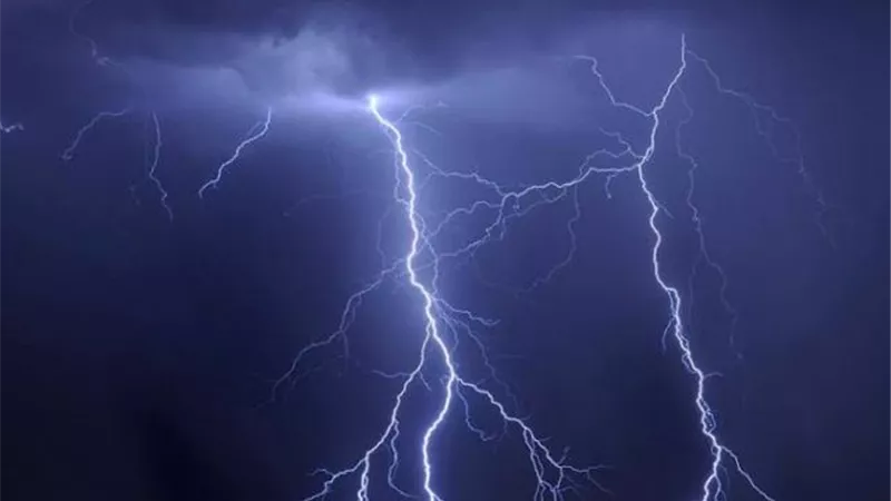 هل هناك دعاء خاص برؤية البرق؟؟