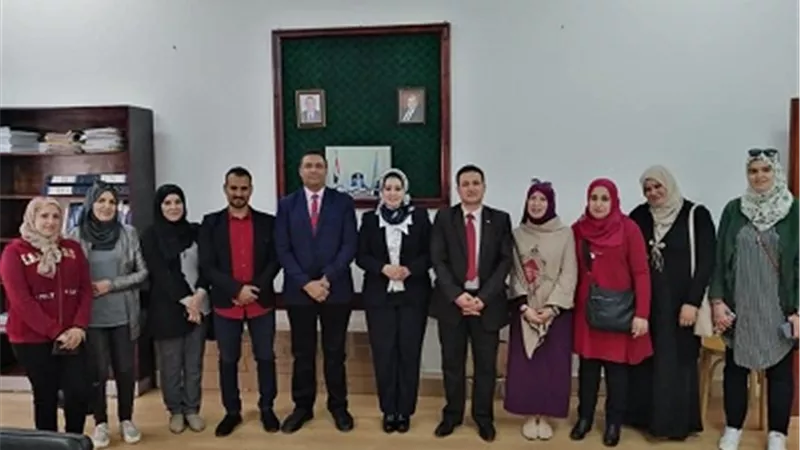 العلاقات العامة يختتم نشاطه الثقافي وندوة بعنوان 