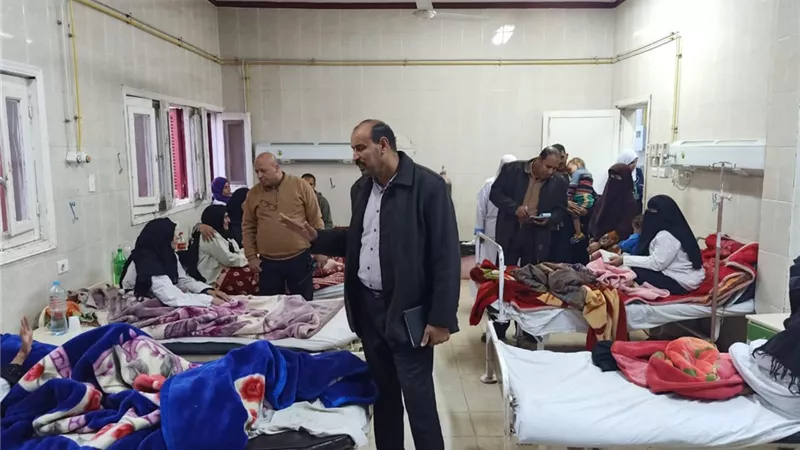 إحالة ٣ أطباء للتحقيق ونقل ٤ ممرضات خلال جولة مفاجئة لصحة اسيوط - صور