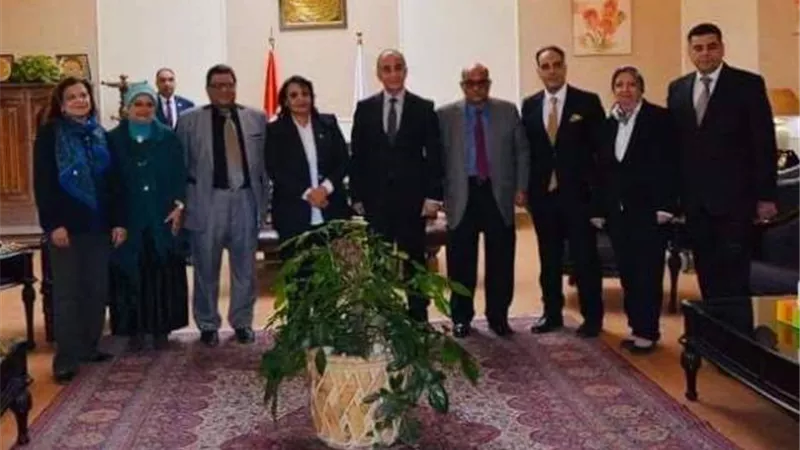 تعرف على التوصيات العشر لملتقي الدراسات العليا الأول بآداب الزقازيق