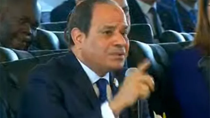 الرئيس : انحنى احتراما وتقديرا للمرأة ويستشهد بقول النبي 