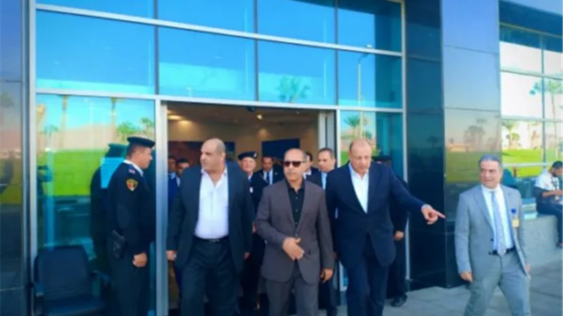 وزير الطيران المدنى يتفقد مطار شرم الشيخ الدولى قبل ساعات من انطلاق منتدى شباب العالم