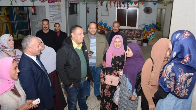نائب رئيس جامعة أسيوط يفاجئ قطاع المدينة الجامعية طالبات للاطمئنان على رعايتهن