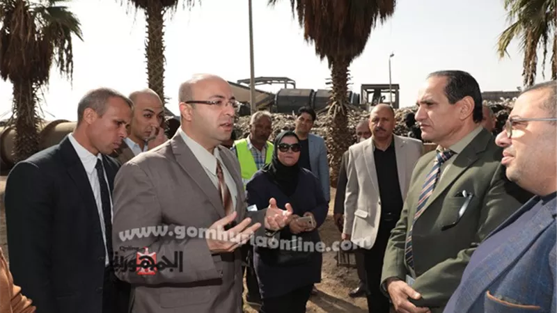 محافظ بني سويف يزور مصنع تدوير القمامة